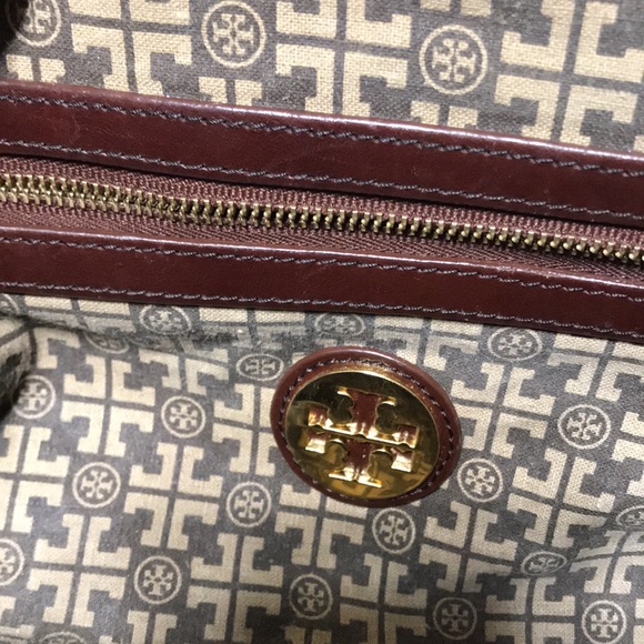 Tory Burch leather/snake gold hardware chain strap bag. Vintage! EUC - Picture 11 of 13